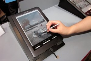 Hanvon представит первый ридер для чтения книг с цветным Triton e-paper дисплеем 